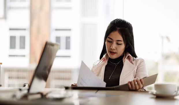 Đề nghị lương 13 triệu được công ty “cho” luôn 14,9 triệu, mới đi làm 1 tháng nàng công sở đã muốn nghỉ