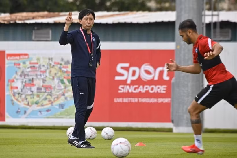 Ông Takayuki Nishigaya tự tin giúp Singapore. Ông Takayuki Nishigaya tự tin giúp Singapore.