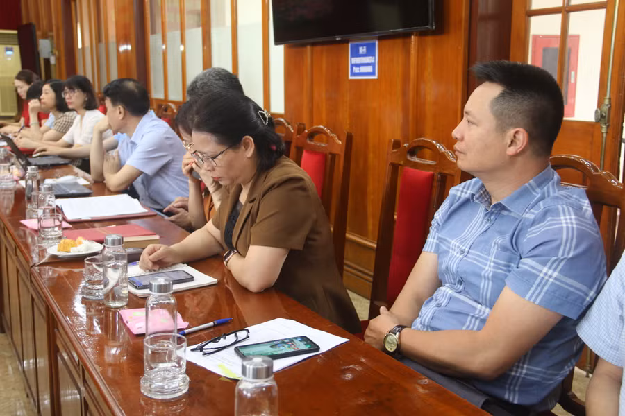 Các đại biểu ngành giáo dục tỉnh Yên Bái tham dự hội nghị.