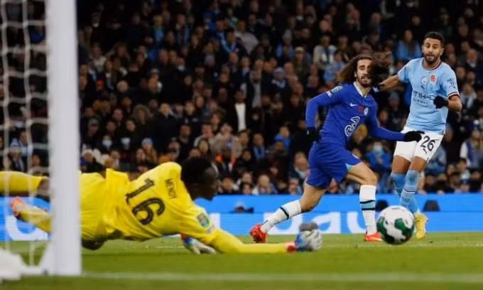 Chelsea gục ngã trước Man City và phải dừng bước ở vòng ba Cup Liên đoàn Anh. Chelsea gục ngã trước Man City và phải dừng bước ở vòng ba Cup Liên đoàn Anh.