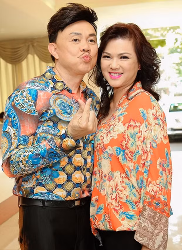 Ngày 15/12, vợ cố nghệ sĩ mới được gặp chồng ở nhà quàn, hạn chế người vào nhìn mặt lần cuối.