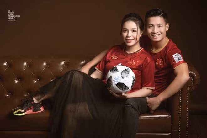 Đây cũng là chiếc áo đấu mà đội trưởng Viettel mặc tại vòng chung kết Asian Cup hồi tháng 1/2019 (giải đấu tuyển Việt Nam tái lập kỳ tích lọt vào tứ kết châu Á).