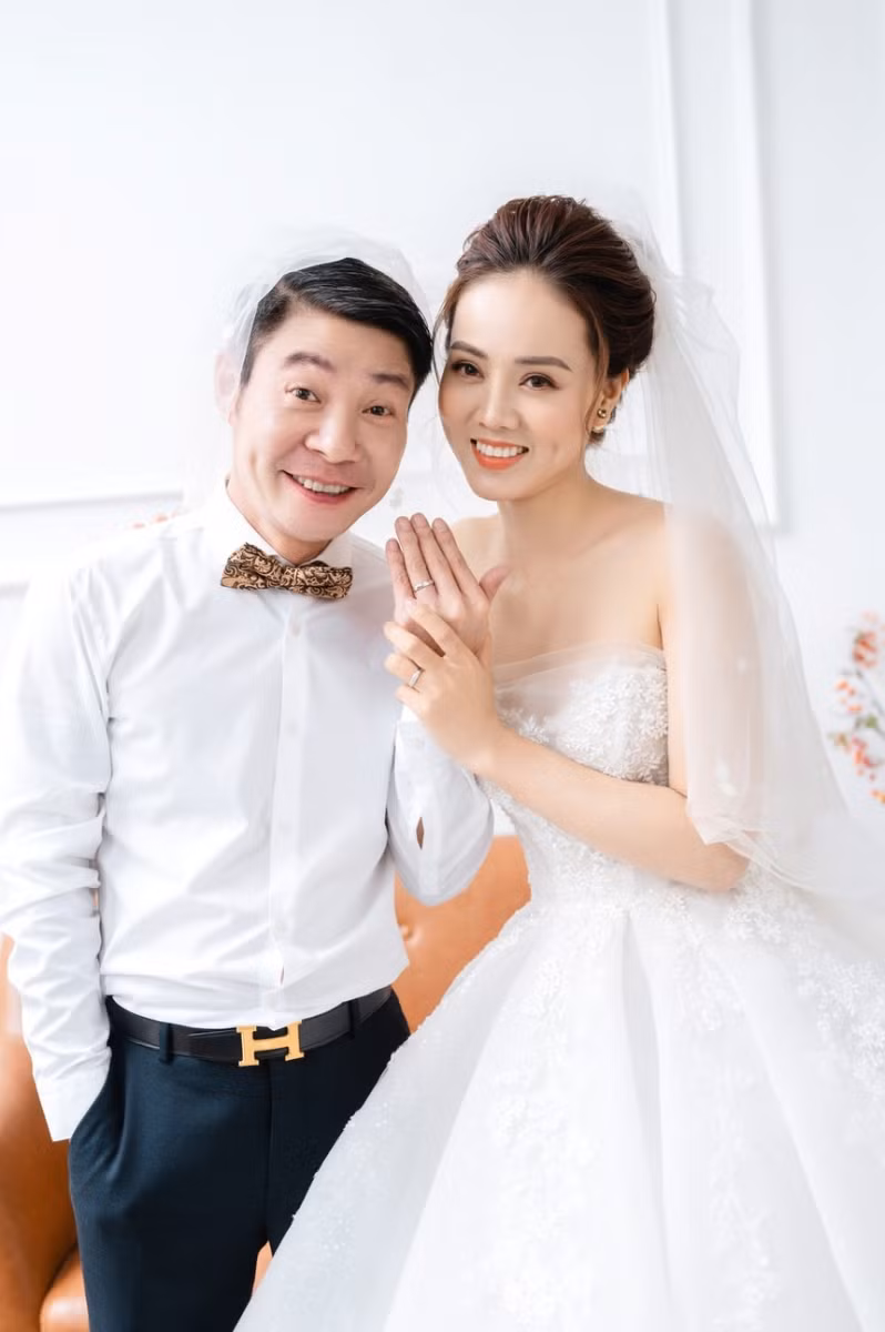 ...nhưng cũng có những khoảnh khắc hài hước, mang đậm phong cách "Cô Đẩu", hình ảnh gắn liền với nghệ sĩ Công Lý trên sân khấu.