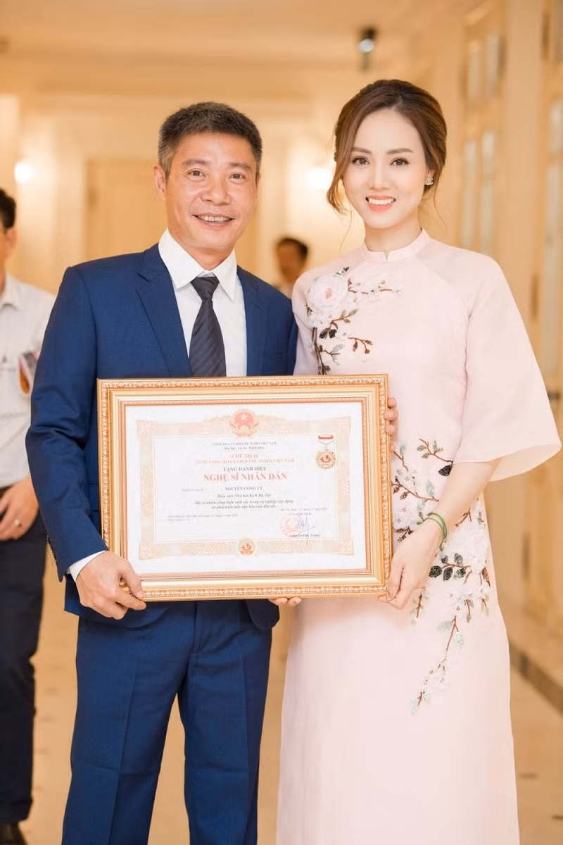 Từ khi công khai mối quan hệ, cả hai luôn được công chúng ủng hộ và chờ đợi 1 đám cưới.