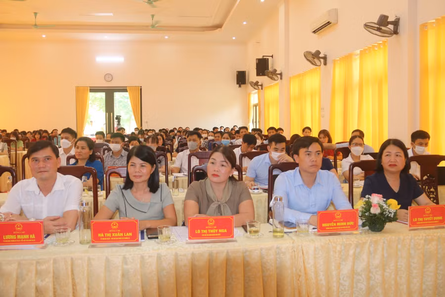 Đoàn đại biểu của tỉnh Yên Bái tham dự hội nghị.