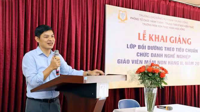 TS. Trịnh Văn Tùng phát biểu