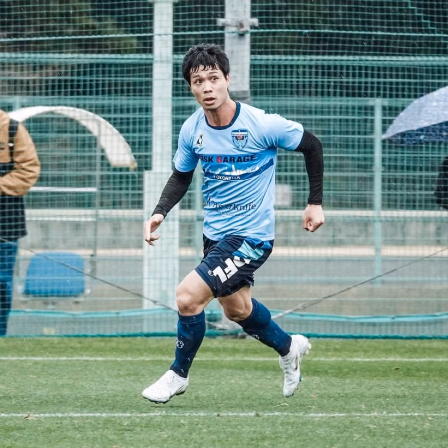 Công Phượng đã có trận đấu đầu tiên tại đội bóng Nhật Bản Yokohama FC.
