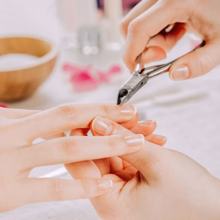 Tạo thói quen cắt móng tay để giảm thiểu nguy cơ chấn thương và thương tích. Ảnh minh họa.