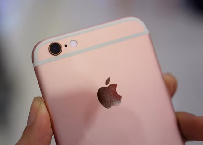 Mở hộp iPhone 6s màu vàng hồng tại Việt Nam ảnh 6