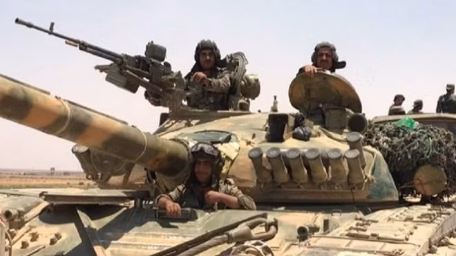Binh sĩ quân đội Syria trên chiến trường Hama-Idlib.