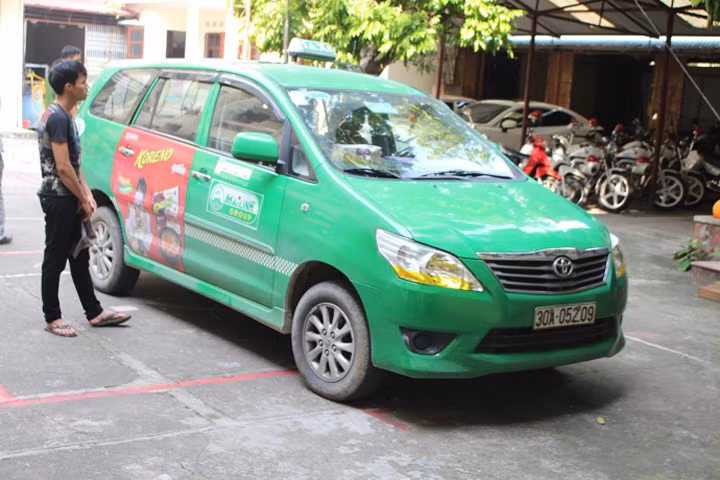 CSGT Bắc Giang bắt 5 đối tượng vận chuyển ma túy bằng taxi