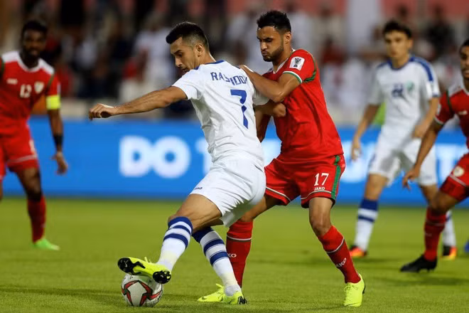 Lebanon (áo đỏ) tự làm khó mình trong cuộc đua giành vé vào vòng loại cuối cùng World Cup 2022.