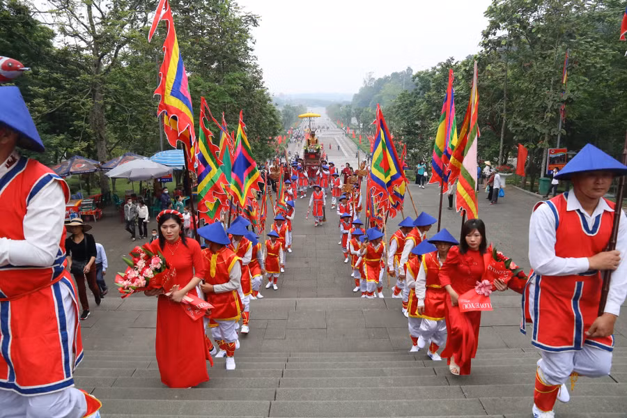 Nghi lễ rước kiệu về Đền Hùng của 7 xã, thị trấn năm 2023.