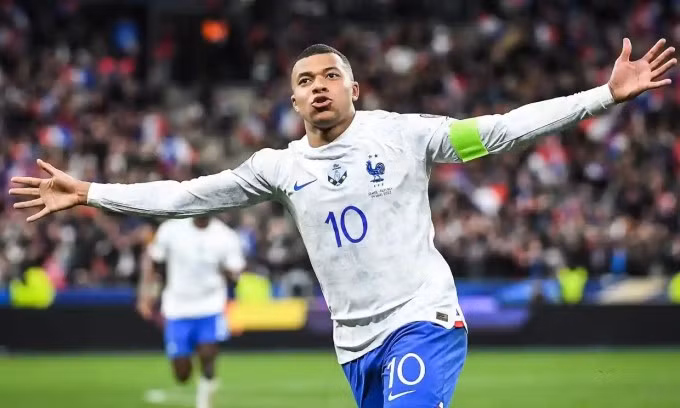 Kylian Mbappe ghi cú đúp giúp Pháp thắng Hà Lan 4-0.
