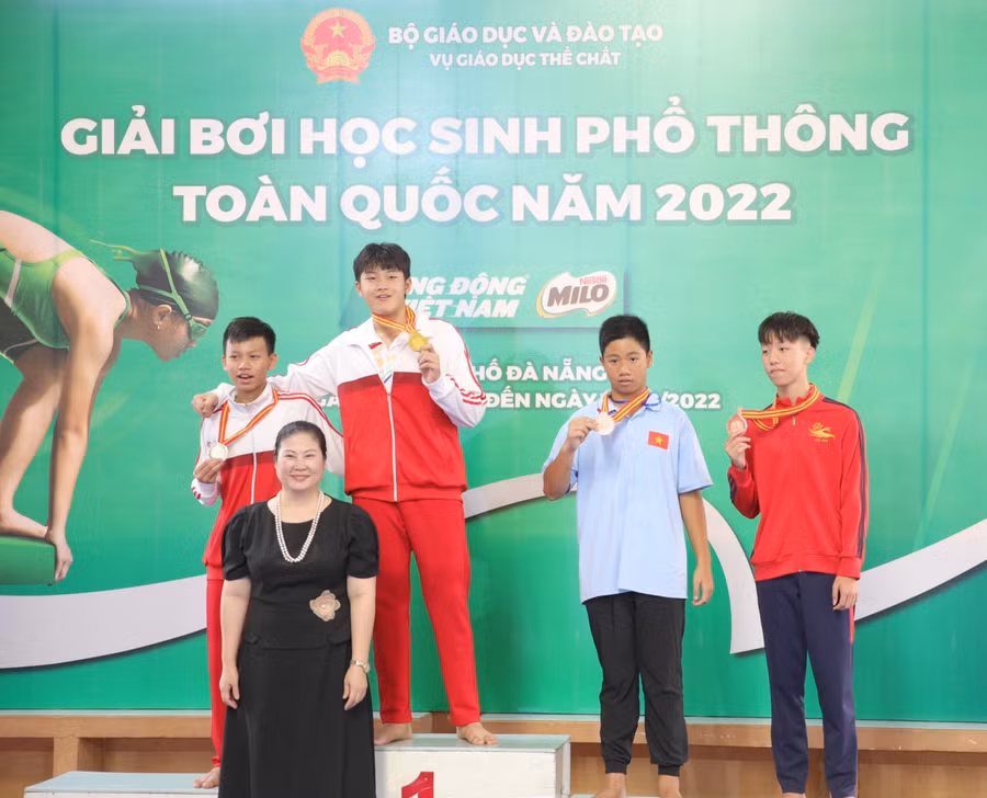 Mai Cao Khải (đoàn Thành phố Hồ Chí Minh) giành HCV nội dung 50 m tự do nam học sinh lớp 8,9.