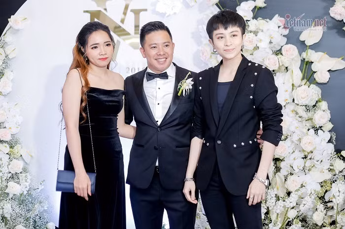 Vợ chồng Lưu Hương Giang - Hồ Hoài Anh quấn quýt dự đám cưới Giang Hồng Ngọc