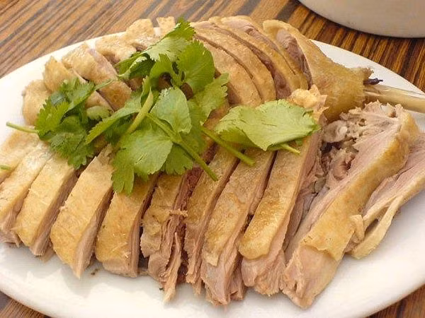 Do thịt vịt có tính mát, giải nhiệt cơ thể nên được nhiều người chọn lựa ăn vào ngày Tết Đoan Ngọ.