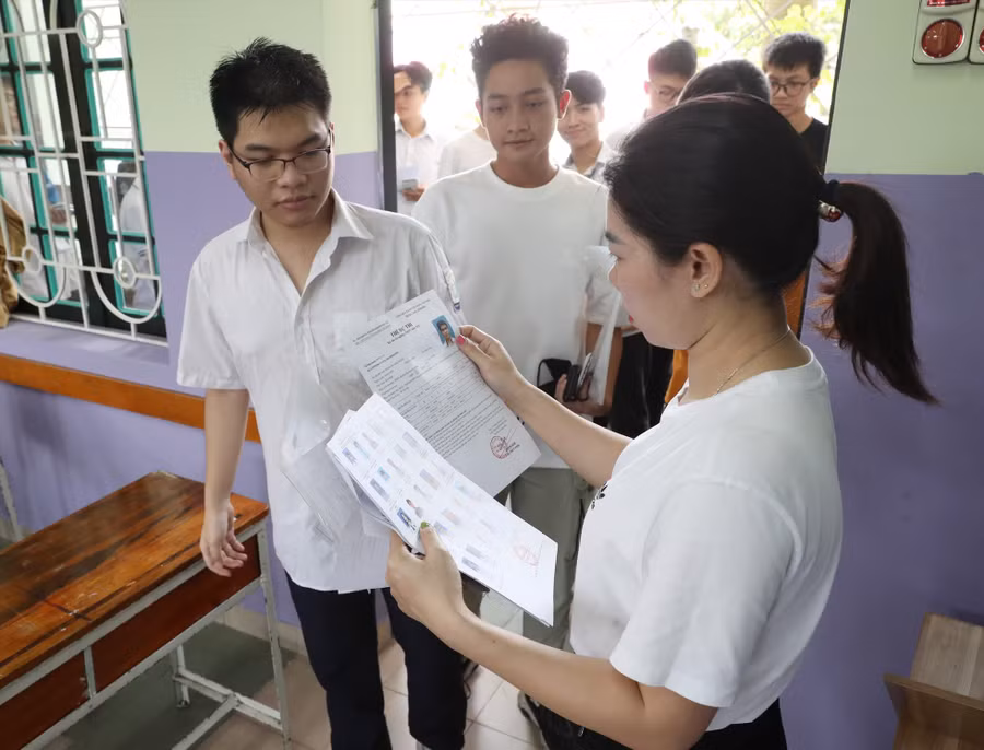 Thí sinh tham dự kỳ thi tốt nghiệp THPT 2023. Ảnh: INT Thí sinh tham dự kỳ thi tốt nghiệp THPT 2023. Ảnh: INT