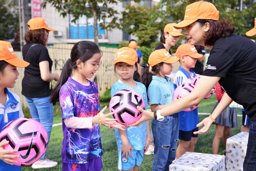 Ngoài việc tăng cường rau quả thì vận động giúp hệ tiêu hóa thúc đẩy hoạt động hạn chế táo bón. Ảnh minh họa: ITN