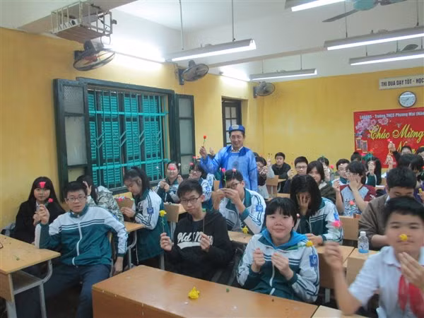 Đưa nghệ thuật tò he vào trường học.