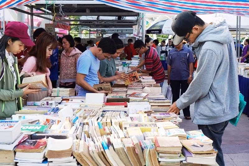 Dưới góc độ chuyên môn, rất khó để hạn chế sách có nội dung vô bổ. Ảnh minh hoạ: IT