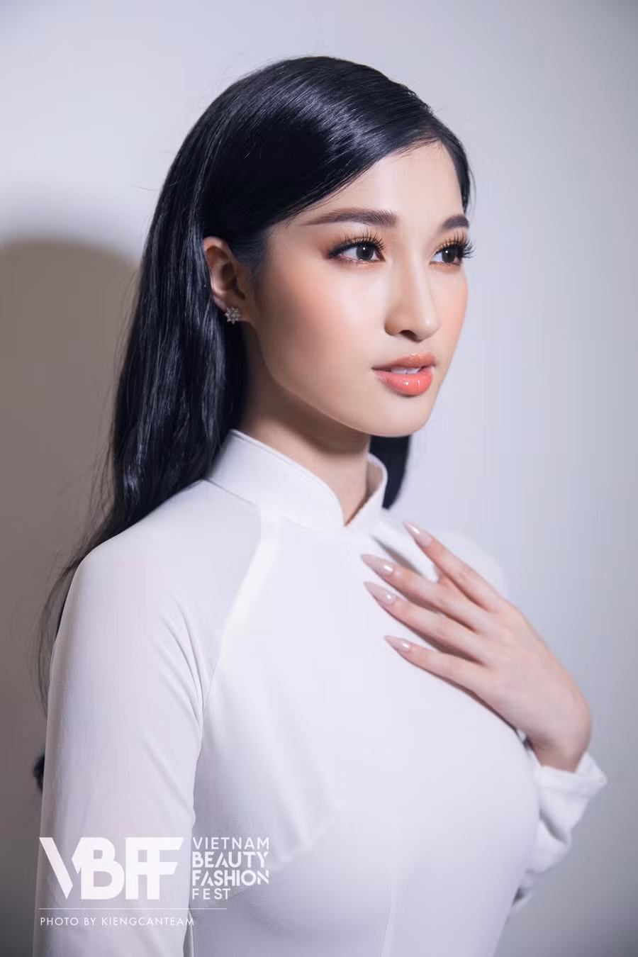 Á hậu Phương Nhi xinh đẹp, trong trẻo. Ảnh: NVCC