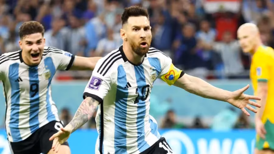 Messi đang kéo đầu tàu Argentina tại World Cup 2022. Messi đang kéo đầu tàu Argentina tại World Cup 2022.
