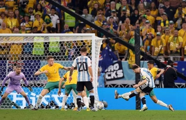 Messi cứa lòng sệt mở tỷ số cho Argentina ở phút 35.