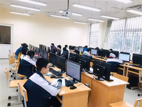 Cần kịp thời bổ sung giáo viên Tin học.