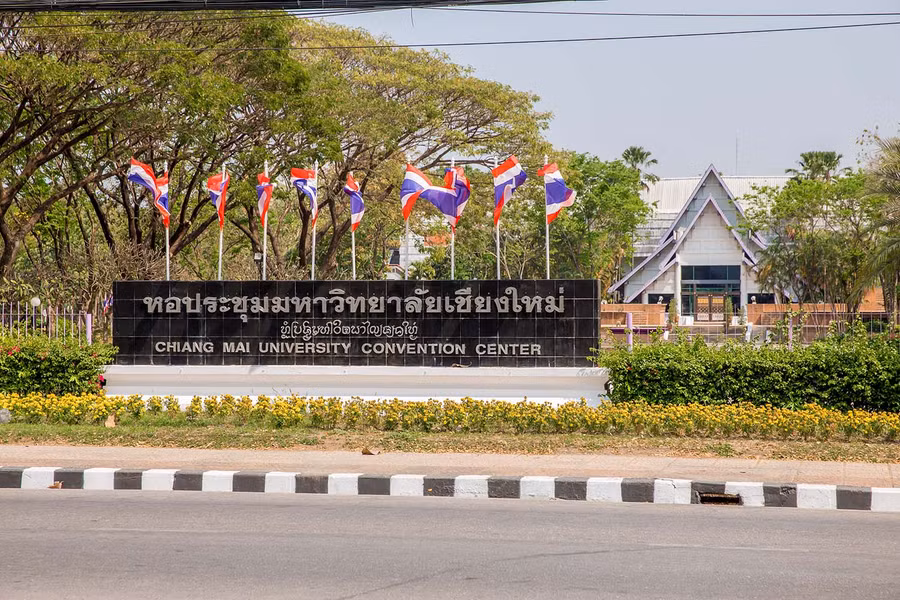 Ngoài quy trình nộp đơn tương đối dễ dàng, mức học phí hợp lý ở các quốc gia như Thái Lan càng làm tăng thêm sức hấp dẫn đối với sinh viên