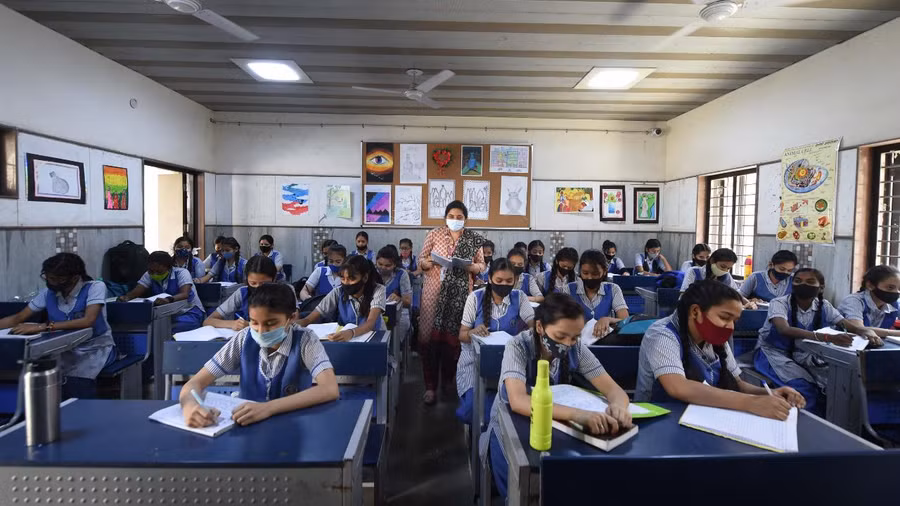 Các lớp học tại New Delhi được sửa chữa khang trang, sạch đẹp. Các lớp học tại New Delhi được sửa chữa khang trang, sạch đẹp.