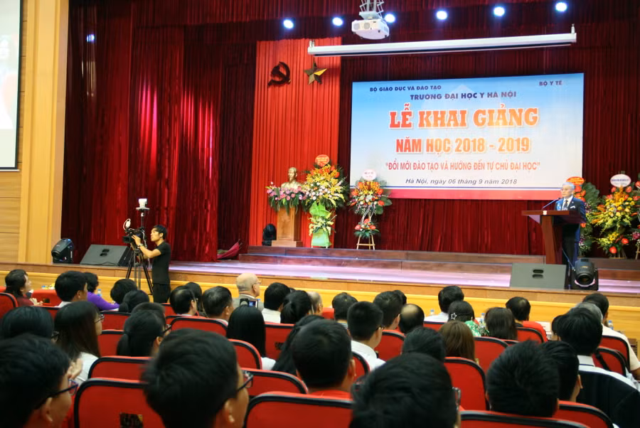 Lễ khai giảng năm học mới của Trường ĐH Y Hà Nội