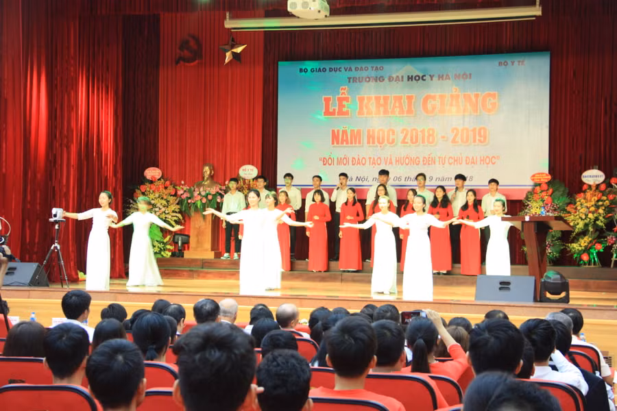 Lễ khai giảng năm học mới 2018 - 2019 của trường ĐH Y Hà Nội Lễ khai giảng năm học mới 2018 - 2019 của trường ĐH Y Hà Nội