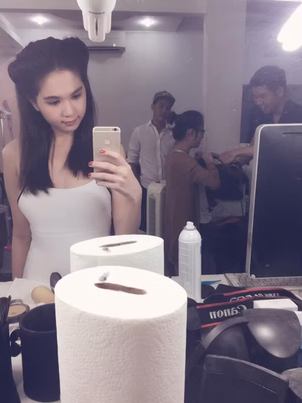 Ngọc Trinh hóa Tiểu Long nữ tóc đùi gà đầy gợi cảm
