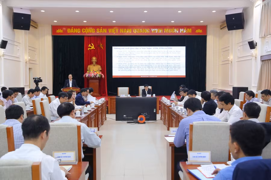 Buổi Tọa đàm về GD&ĐT với cán bộ tuyên giáo. Ảnh Bá Hải Buổi Tọa đàm về GD&ĐT với cán bộ tuyên giáo. Ảnh Bá Hải