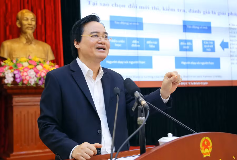 Bộ trưởng Phùng Xuân Nhạ phát biểu tại buổi tọa đàm. Ảnh: Bá Hải Bộ trưởng Phùng Xuân Nhạ phát biểu tại buổi tọa đàm. Ảnh: Bá Hải