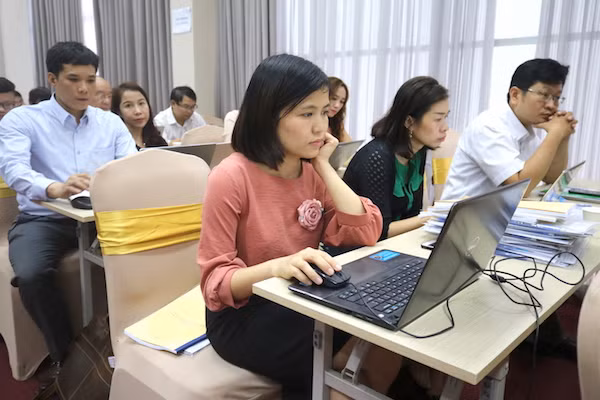 Tập huấn cho giảng viên quản lý giáo dục chủ chốt 