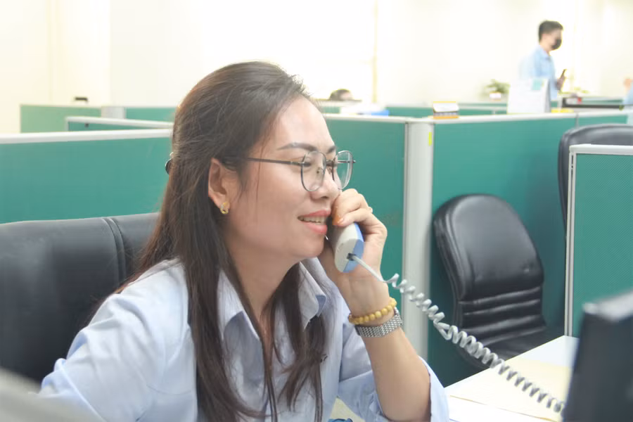 Nhiều chị em gắn bó lâu dài với FHS bởi môi trường làm việc thân thiện, hiện đại giúp những người đẹp năng động hơn. Nhiều chị em gắn bó lâu dài với FHS bởi môi trường làm việc thân thiện, hiện đại giúp những người đẹp năng động hơn.