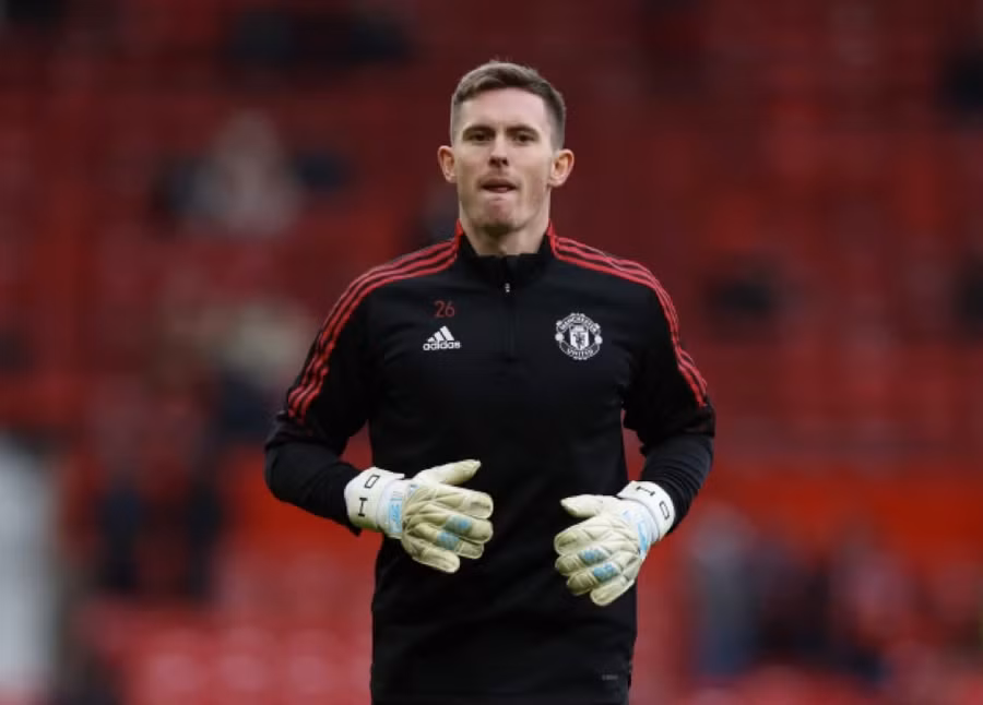 Thủ môn Dean Henderson cảm thấy bị tổn thương vì dư luận ám chỉ anh bị bắt vì tấn công bạn gái.