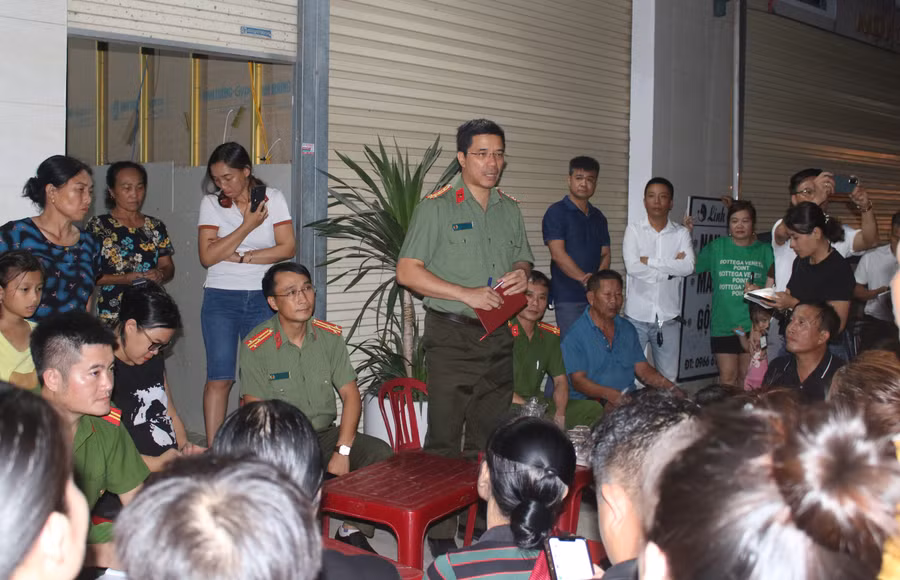 Giám đốc Công an tỉnh Hà Tĩnh chỉ đạo ngay trong sáng 4/7, các lực lượng liên quan phải tiếp nhận đơn thư, tố giác của người dân để sớm làm sáng tỏ vụ việc. (Ảnh: Tiến Hiệp)