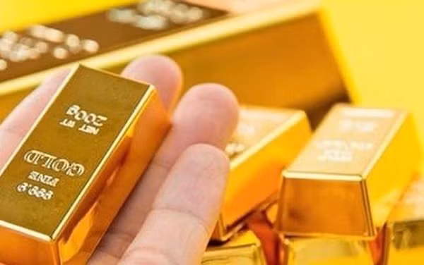 Giá vàng miếng SJC lên gần ngưỡng 76 triệu đồng/lượng vào sáng 22/12.