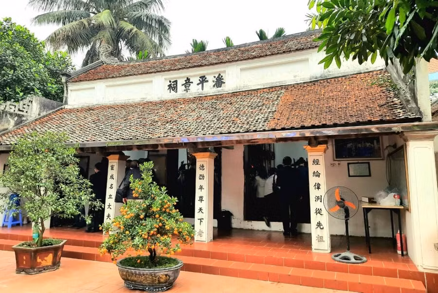 Nhà thờ dòng họ Phan Huy tại thôn Thụy Khuê, xã Sài Sơn (Quốc Oai - Hà Nội).