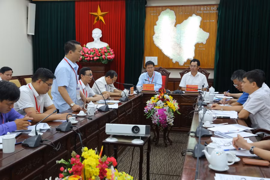 GS.TS Phạm Hồng Quang - Ủy viên BCĐ thi THPT quốc gia năm 2019 phát biểu tại buổi làm việc với BCĐ thi tỉnh Thái Nguyên