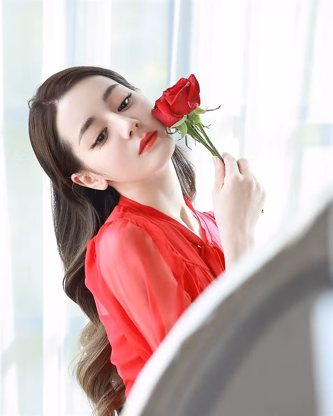 Địch Lệ Nhiệt Ba xinh gấp bội phần khi giã từ màu tóc truyền thống và chuyển sang kiểu tóc ombre cực kỳ chất chơi-9