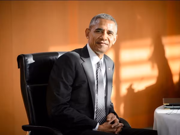 Hé lộ thu nhập khủng từ công việc ít ai biết tới của gia đình cựu Tổng thống Obama sau khi nghỉ hưu và cách tiêu tiền gây bất ngờ của họ-23