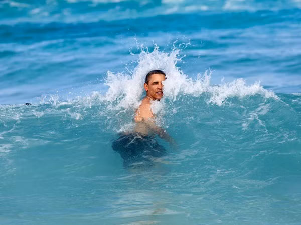 Hé lộ thu nhập khủng từ công việc ít ai biết tới của gia đình cựu Tổng thống Obama sau khi nghỉ hưu và cách tiêu tiền gây bất ngờ của họ-11