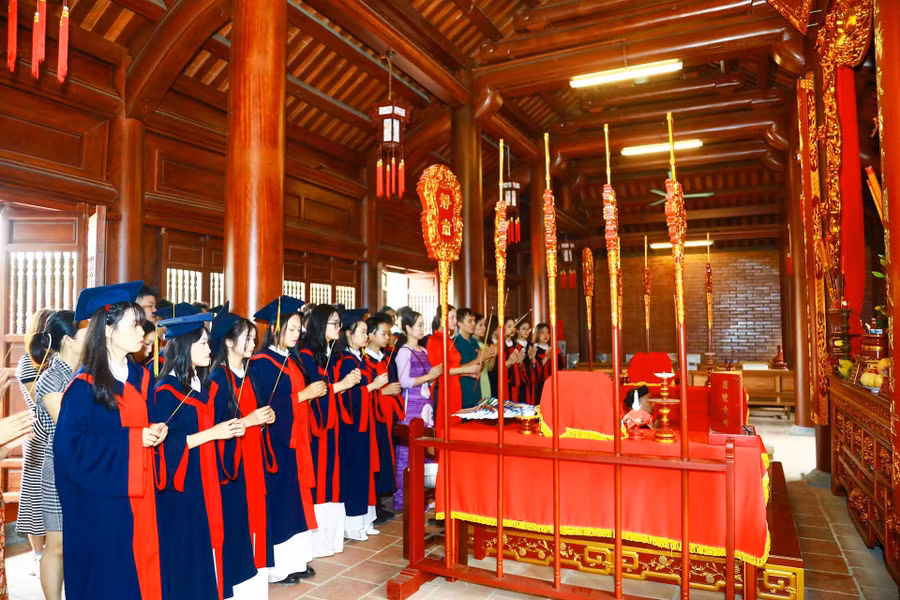 Văn Từ Thượng Phúc trở thành địa điểm tưởng nhớ về truyền thống hiếu học của các bậc tiền nhân xưa. Văn Từ Thượng Phúc trở thành địa điểm tưởng nhớ về truyền thống hiếu học của các bậc tiền nhân xưa.