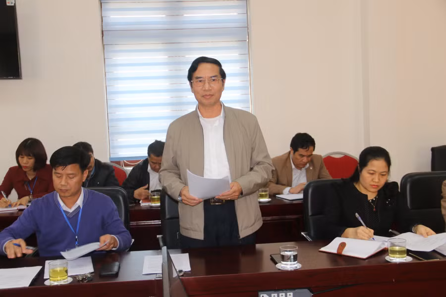 PGS. TS Nguyễn Huy Hoàng, Giám đốc Sở GD&amp;ĐT tỉnh Sơn La phát biểu trong công tác triển khai xoá mù chữ, phổ cập giáo dục.