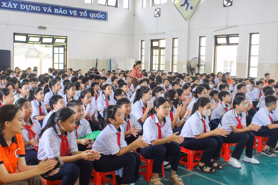 Chương trình có sự tham gia của hàng trăm học sinh Trường THCS Thủy Dương, thị xã Hương Thủy, tỉnh Thừa Thiên Huế.
