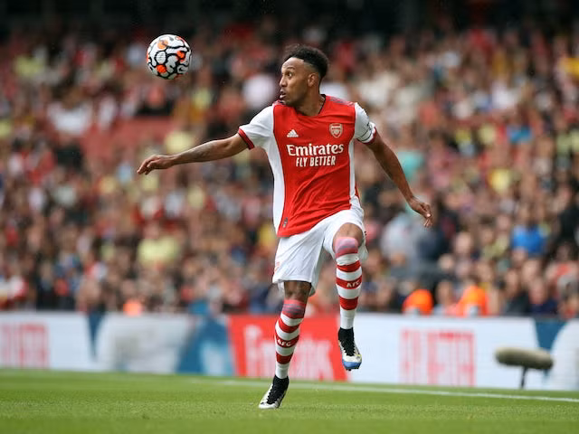 Aubameyang chính thức ra nhập đội chủ sân Nou Camp.